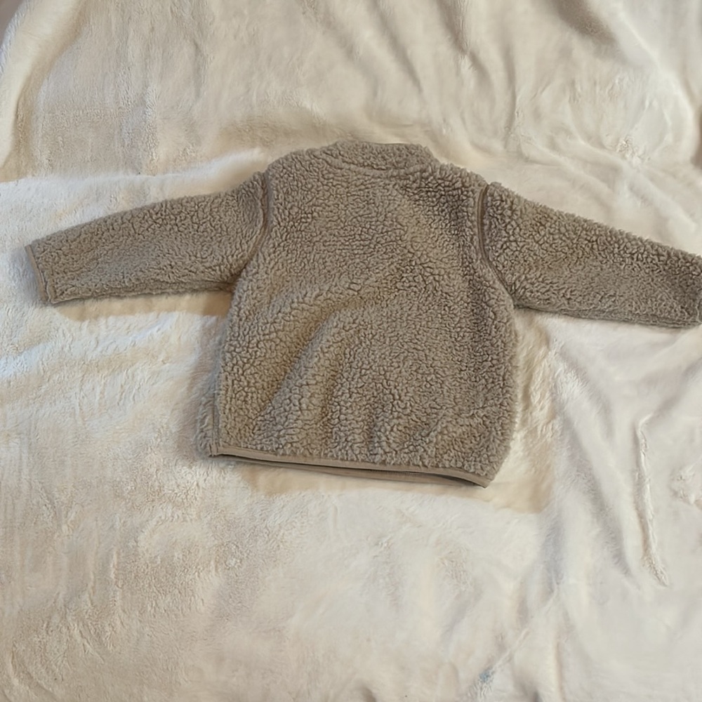 Carter’s soft pullover - Picture 3 of 3